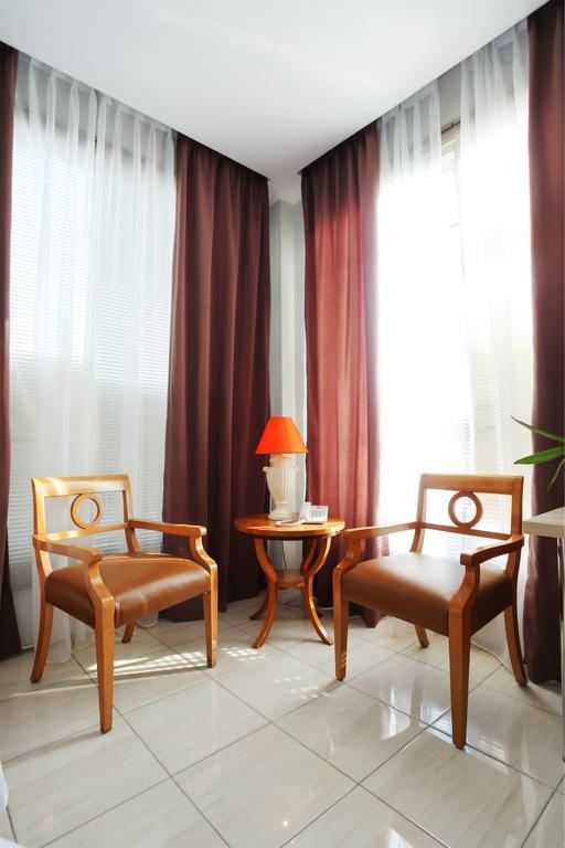 Topaz Residence Jakarta Room photo