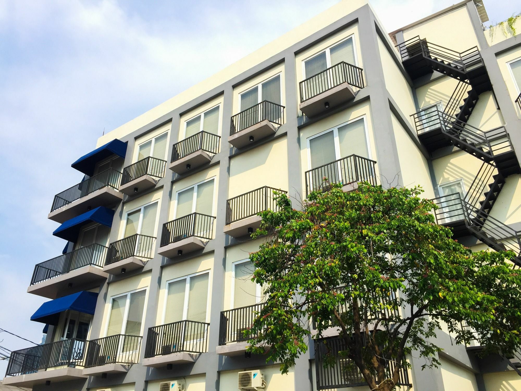 Topaz Residence Jakarta Exterior photo