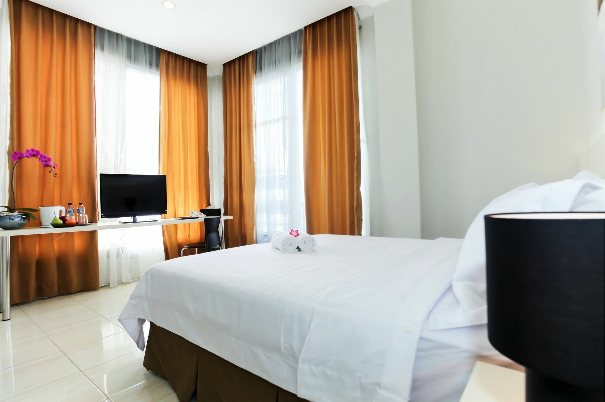 Topaz Residence Jakarta Exterior photo