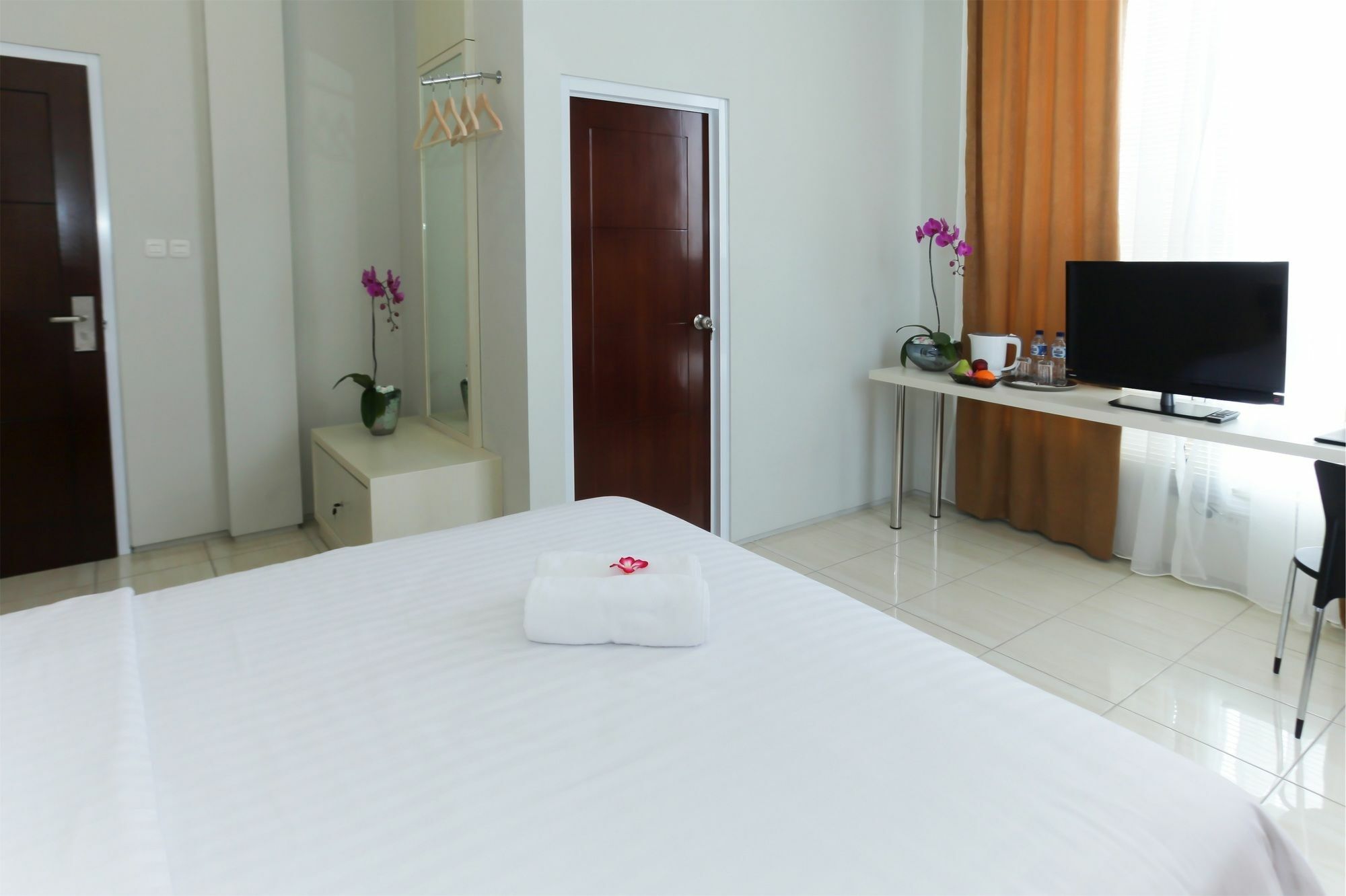 Topaz Residence Jakarta Exterior photo
