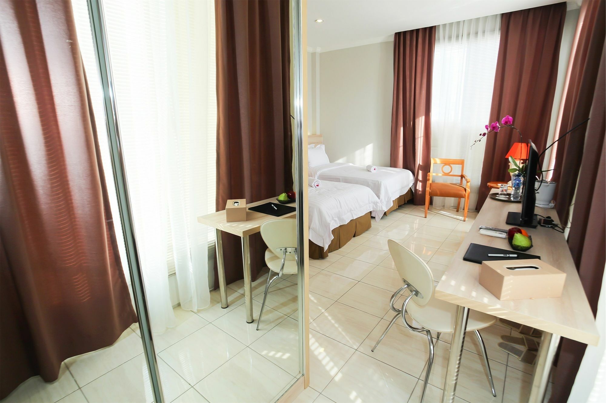 Topaz Residence Jakarta Exterior photo