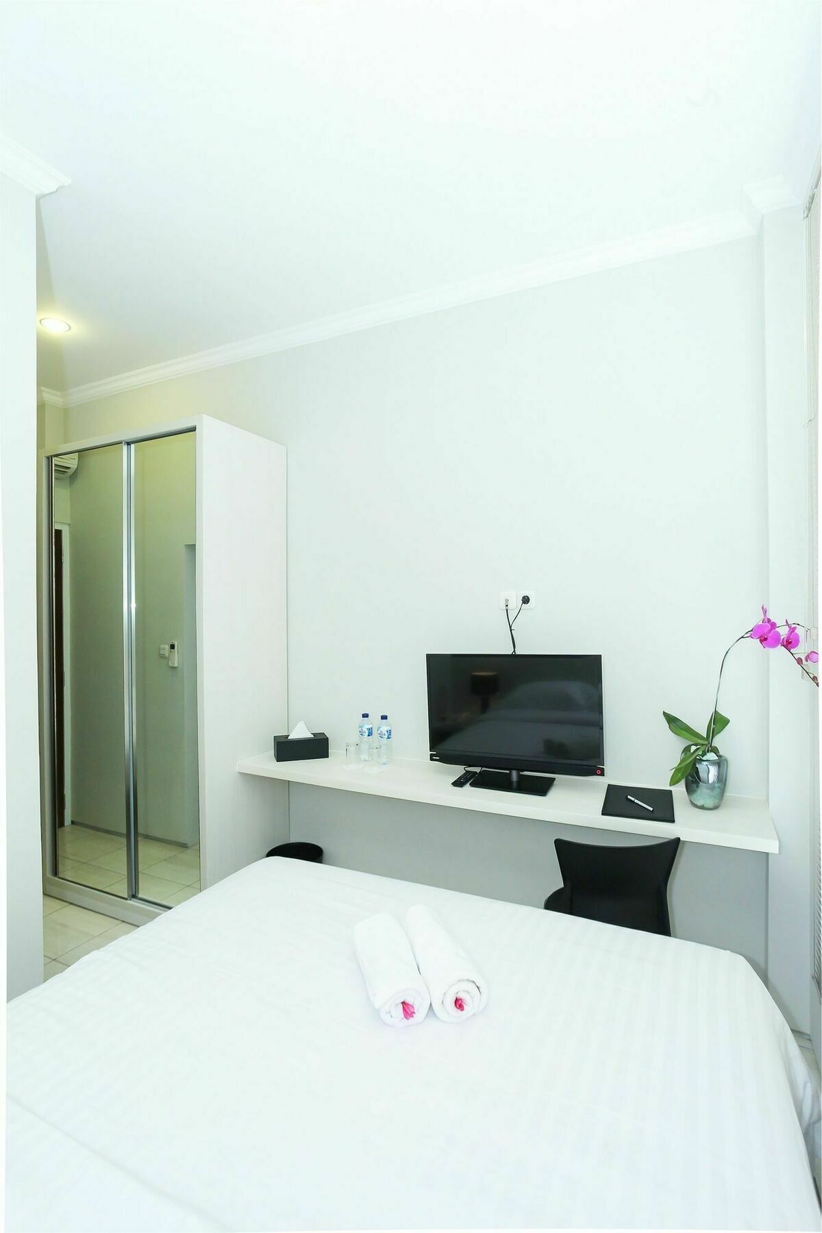 Topaz Residence Jakarta Exterior photo